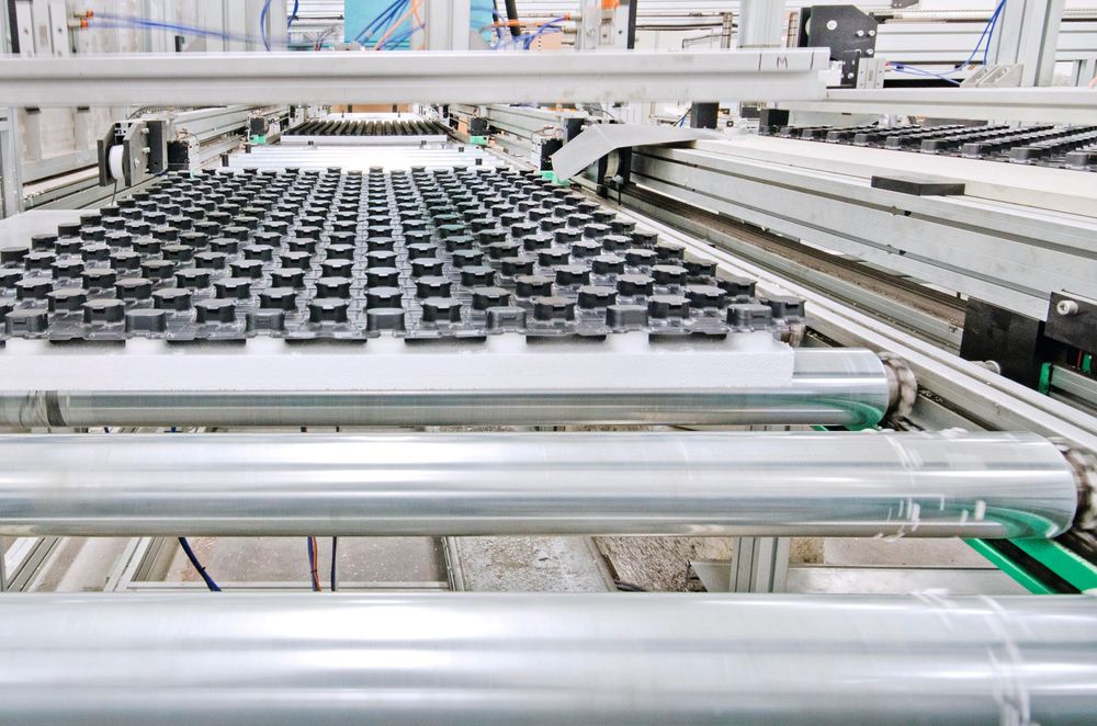 Thermoforming plates