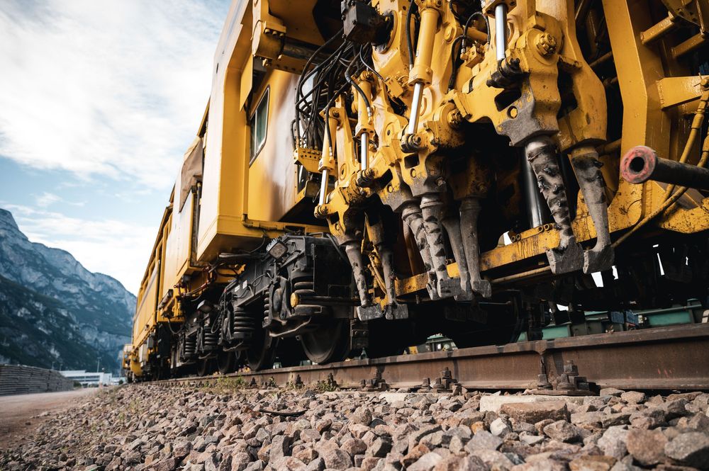 Tamping rails