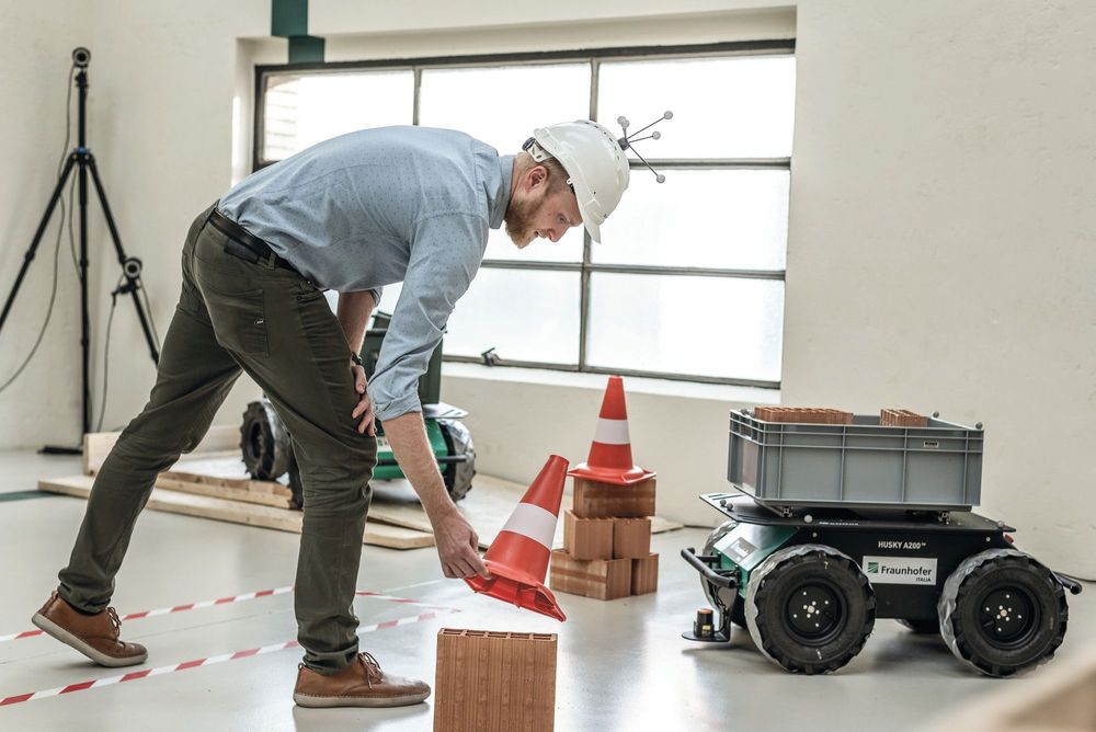 ROSBIM – mobiler Roboterassistent für die Baulogistik
(Foto Live-Style)
