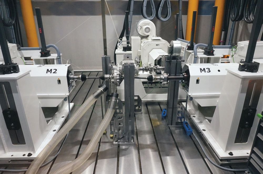 Testing of gearbox for electric vehicle on 3-motor rig