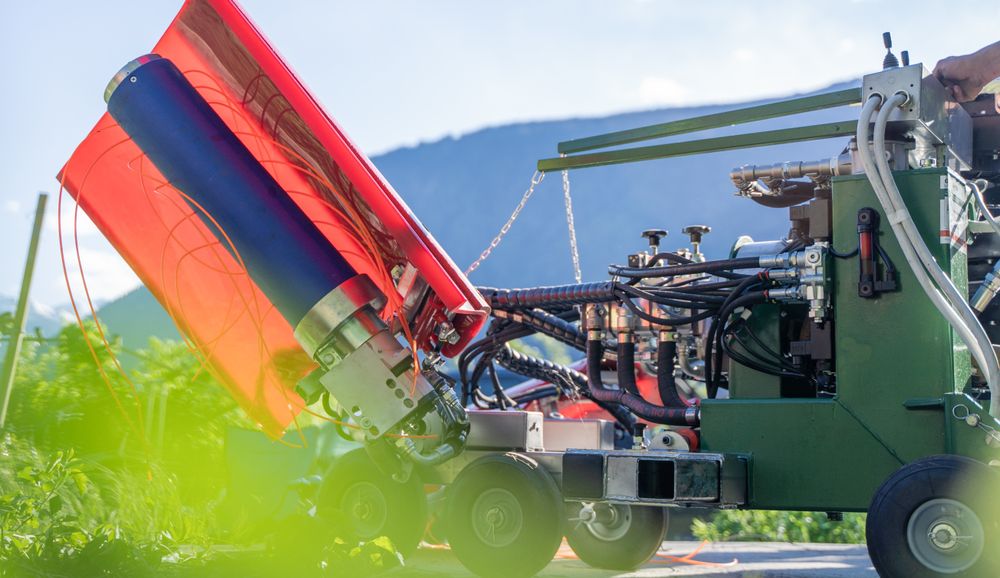 Greenmaster with swivelling rotor