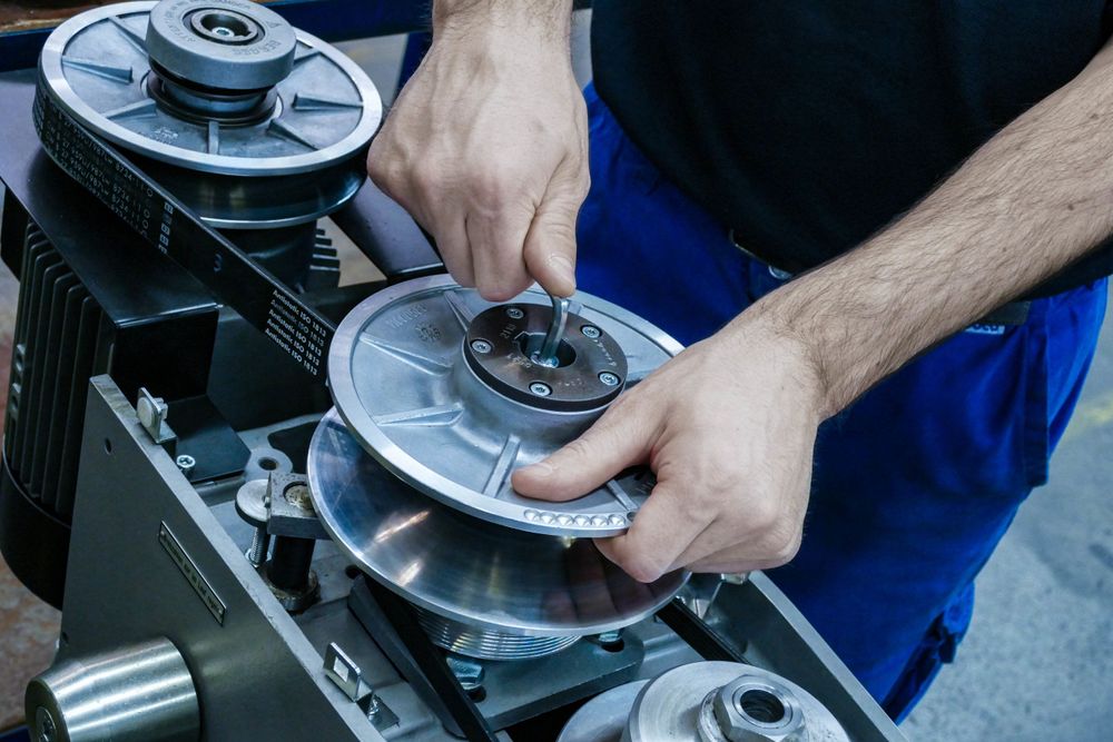 Mechanical stepless drive technology