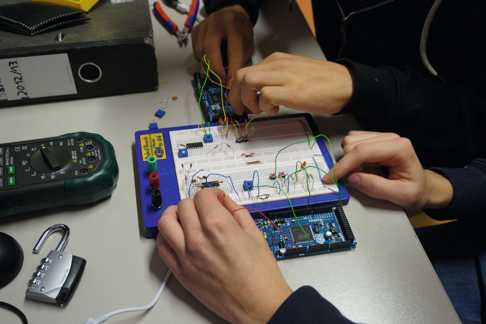 Vier Fachrichtungen: Bauwesen, Elektronik, Realgymnasium, angewandte Naturwissenschaften