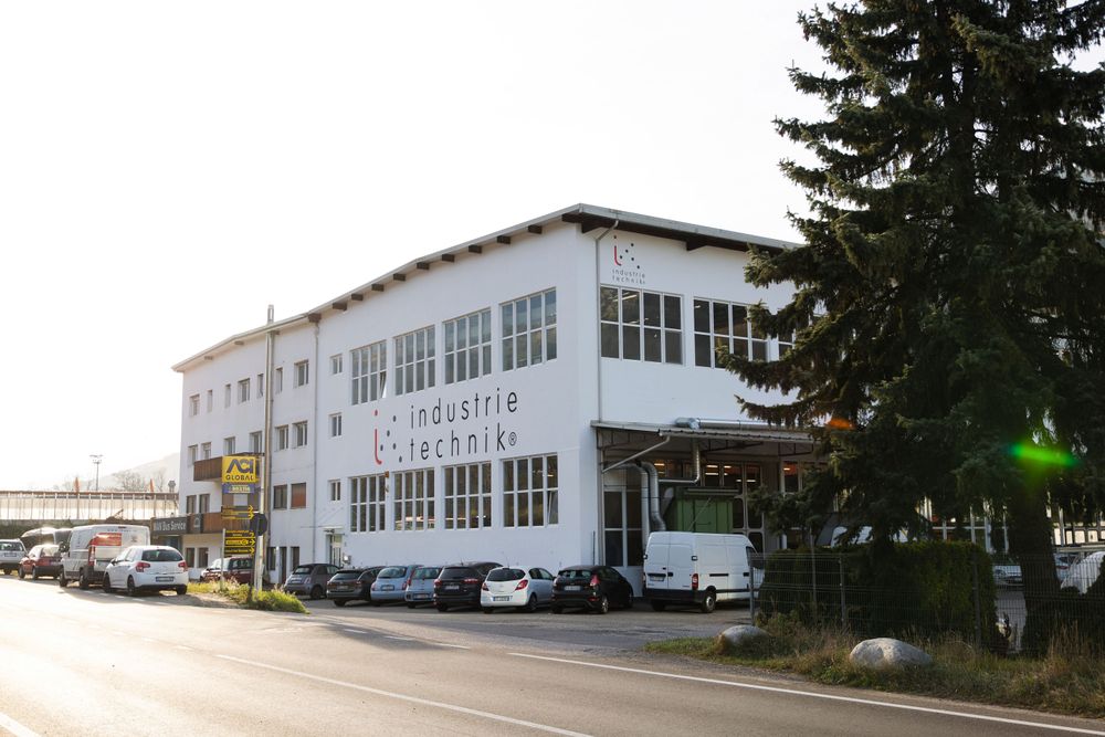 Aussenfassade Firmengebäude