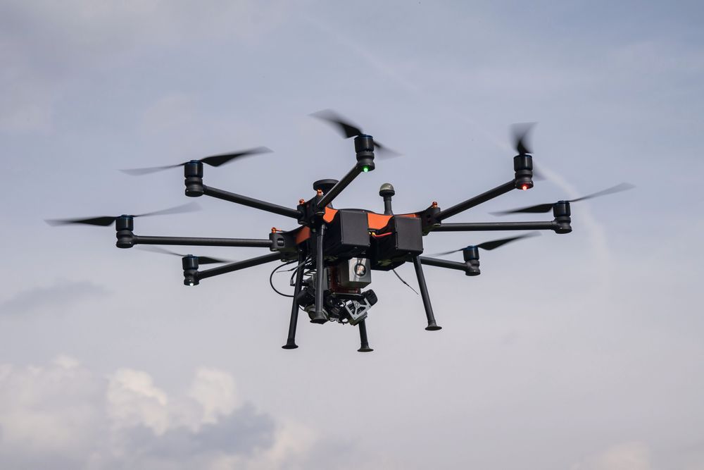 Multicopter soleon LasCo x8 
with laser scanner